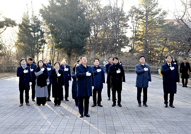 파주시, 2026 신년 현충탑 참배로 새해 시작 파주시, 2026 신년 현충탑 참배로 새해 시작