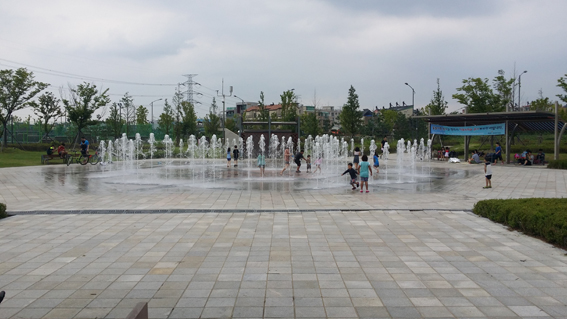 운정신도시 물놀이형 수경시설 11일 가동 개시!