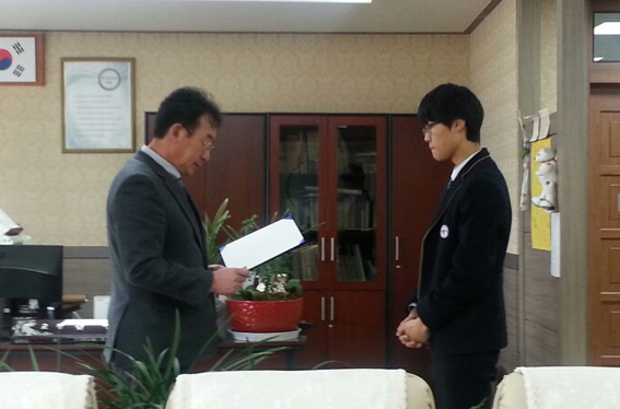 운정3동통장협, 장학금 전달...인재육성 위해 매년 우수 고교생 지원