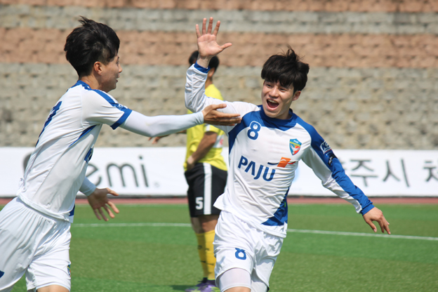 시민축구단 현 코치 감독으로 승격···기대 반 우려 반
