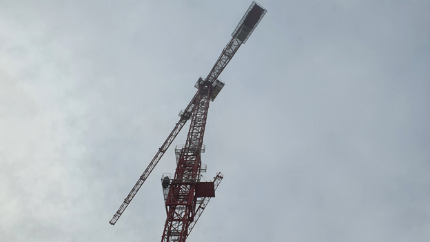 <속보>-주민, 타워크레인에 올라 농성 중 10시간만에 내려와