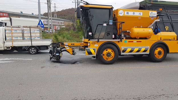 <속보>-파주시, 포트홀 장비 구입 배경 의혹 감사 훈계 조치